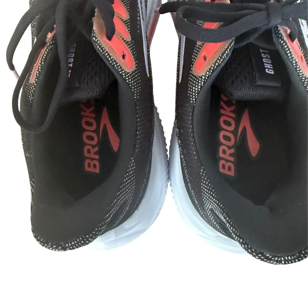 Brooks brand new